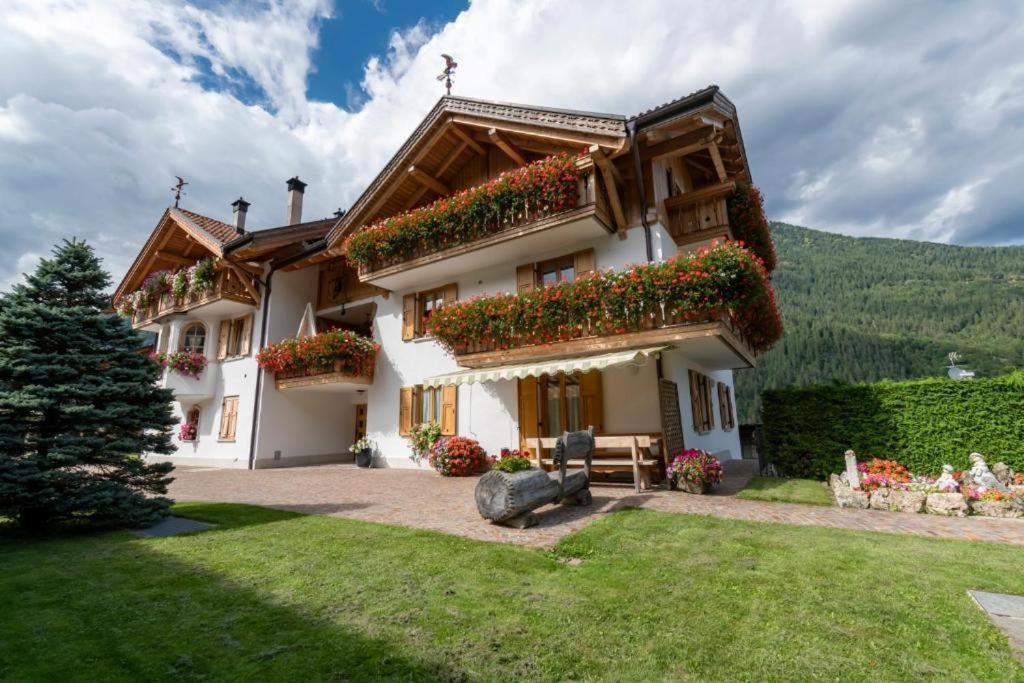 Appartamento Mansarda Patrizia E Franco Val Di Sole Commezzadura Eksteriør bilde